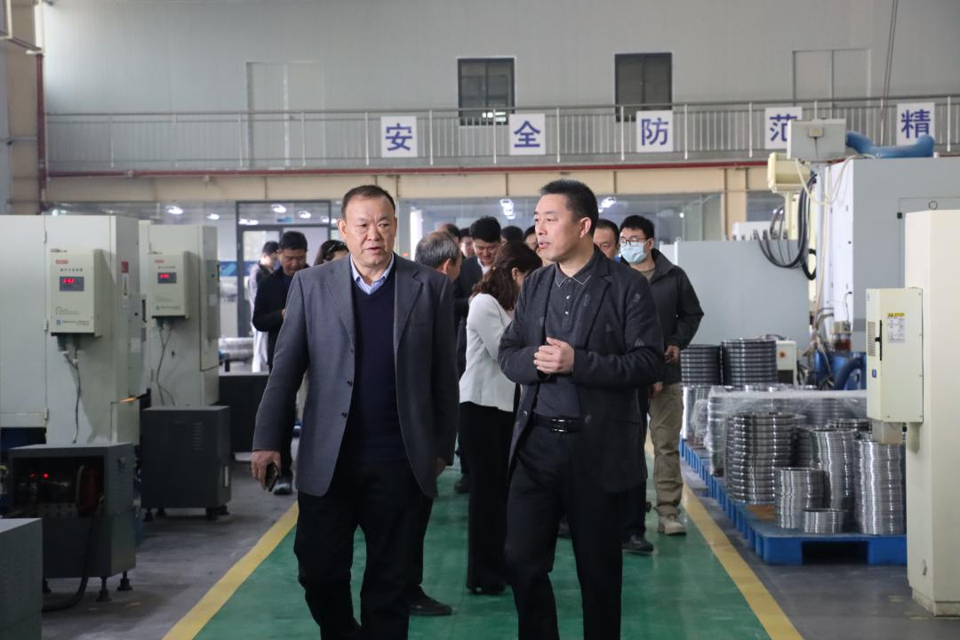 北京航空航天大學(xué)發(fā)動機(jī)研究院教授蒞臨博盈軸承考察交流 北京航空航天大學(xué)發(fā)動機(jī)研究院教授蒞臨博盈軸承考察交流